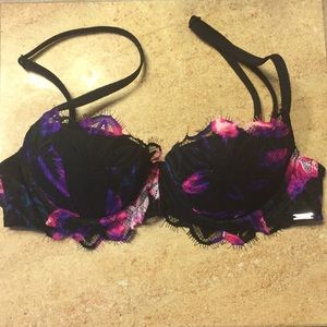 30a date push up bra Victoria’s Secret PINK